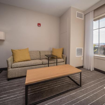 Hotel Windrow Downtown Елънсбърг Екстериор снимка