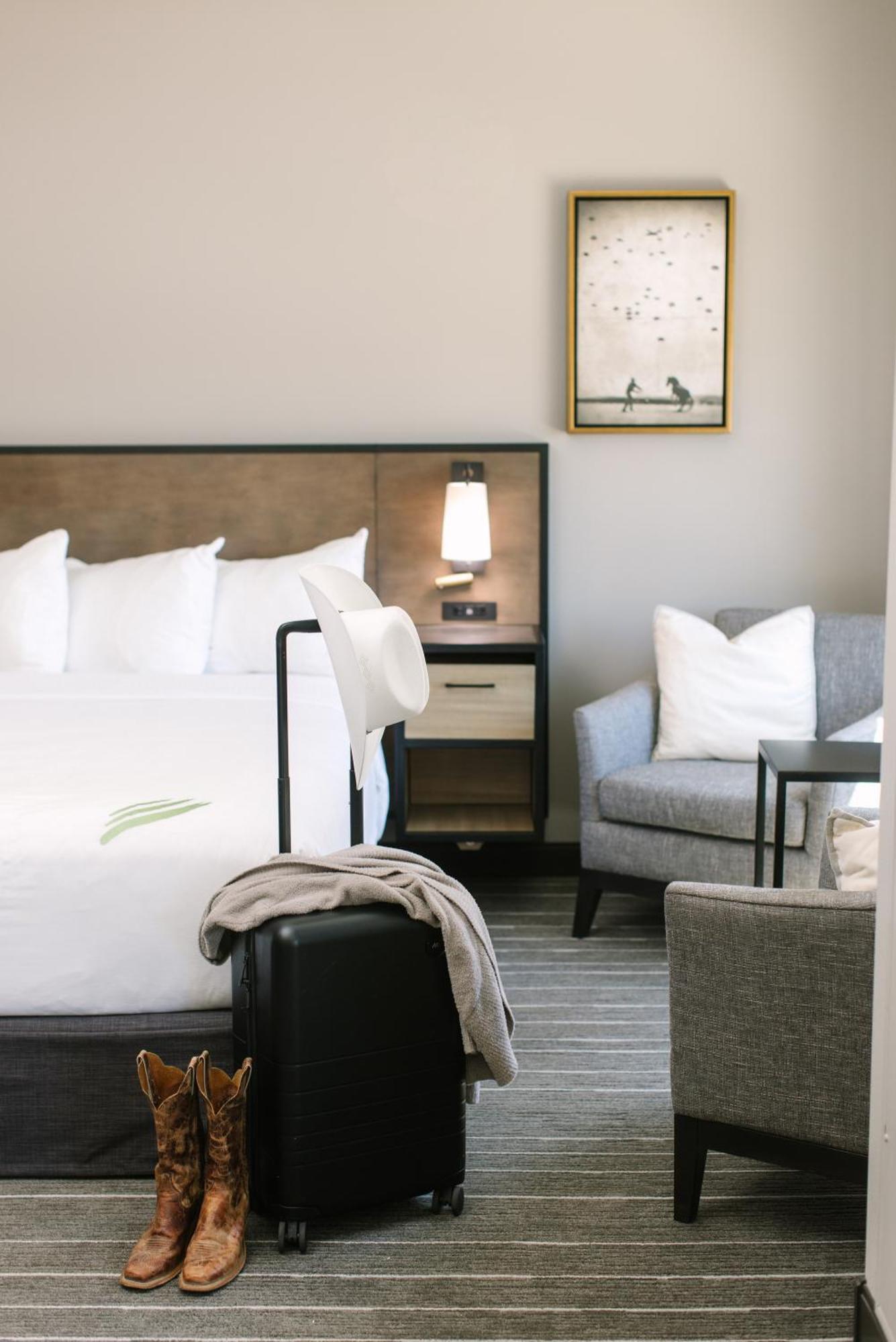 Hotel Windrow Downtown Елънсбърг Екстериор снимка