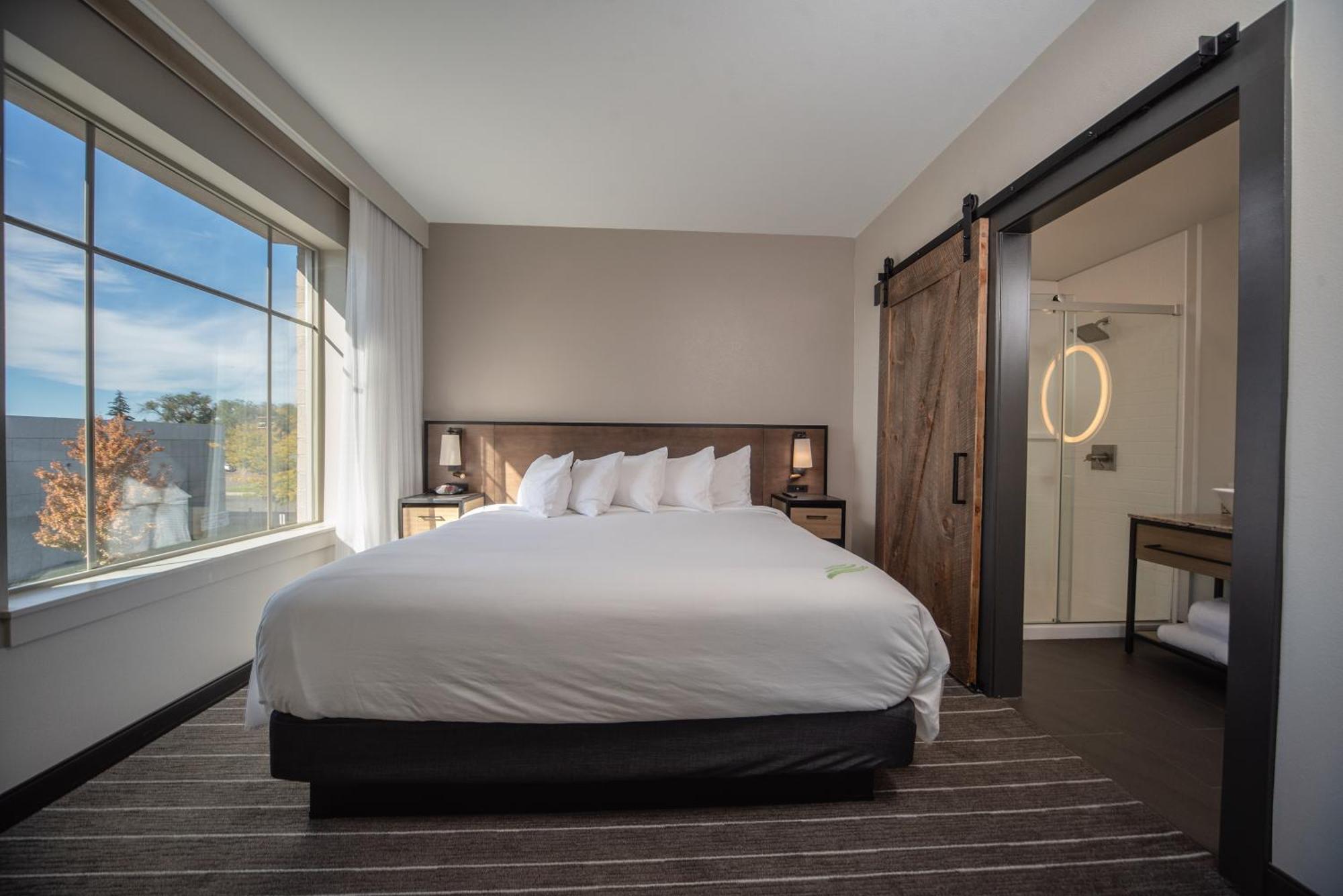 Hotel Windrow Downtown Елънсбърг Екстериор снимка